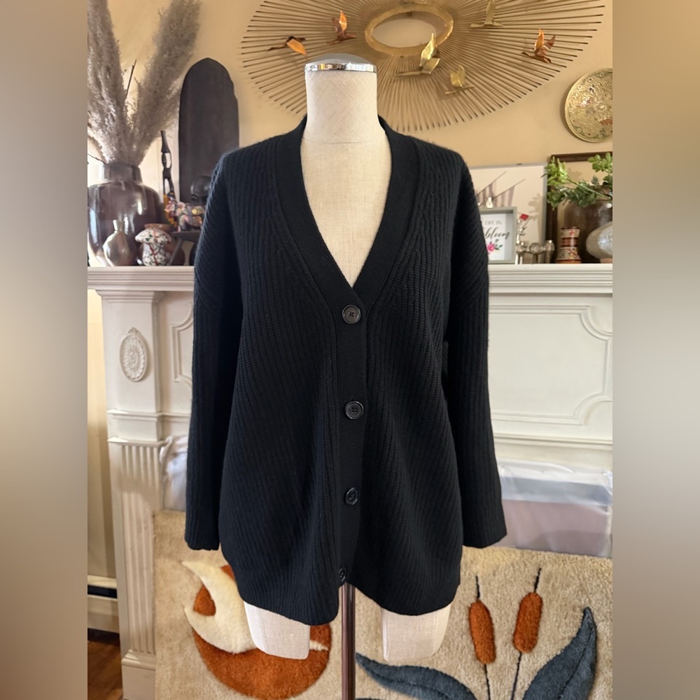 Quince Mongolian Cashmere Oversized Boyfriend Cardigan Sweater in black size XS